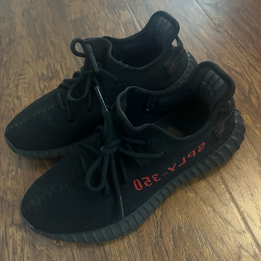 Yeezy Boost 350 V2 'Bred size 8.5 men’s